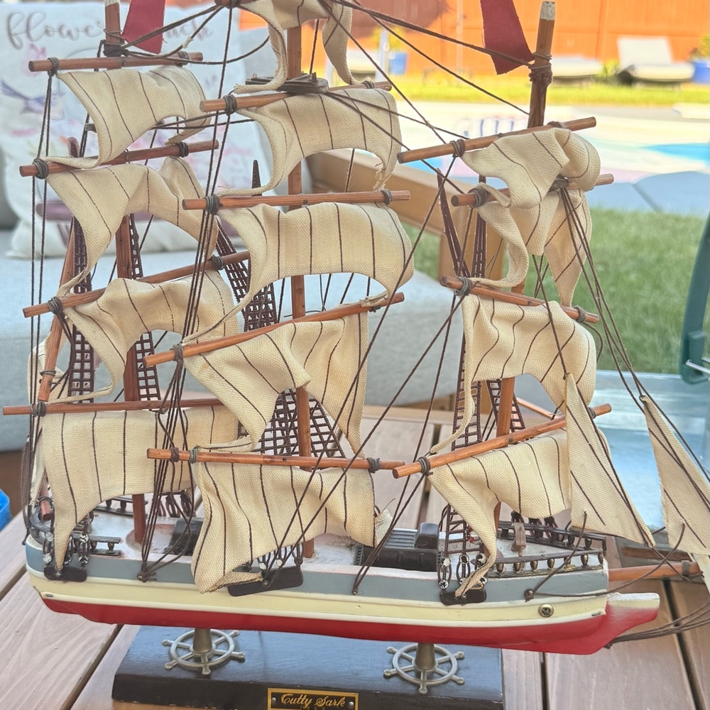 Vintage Cutty Sark 1969 ship 17.5 tall